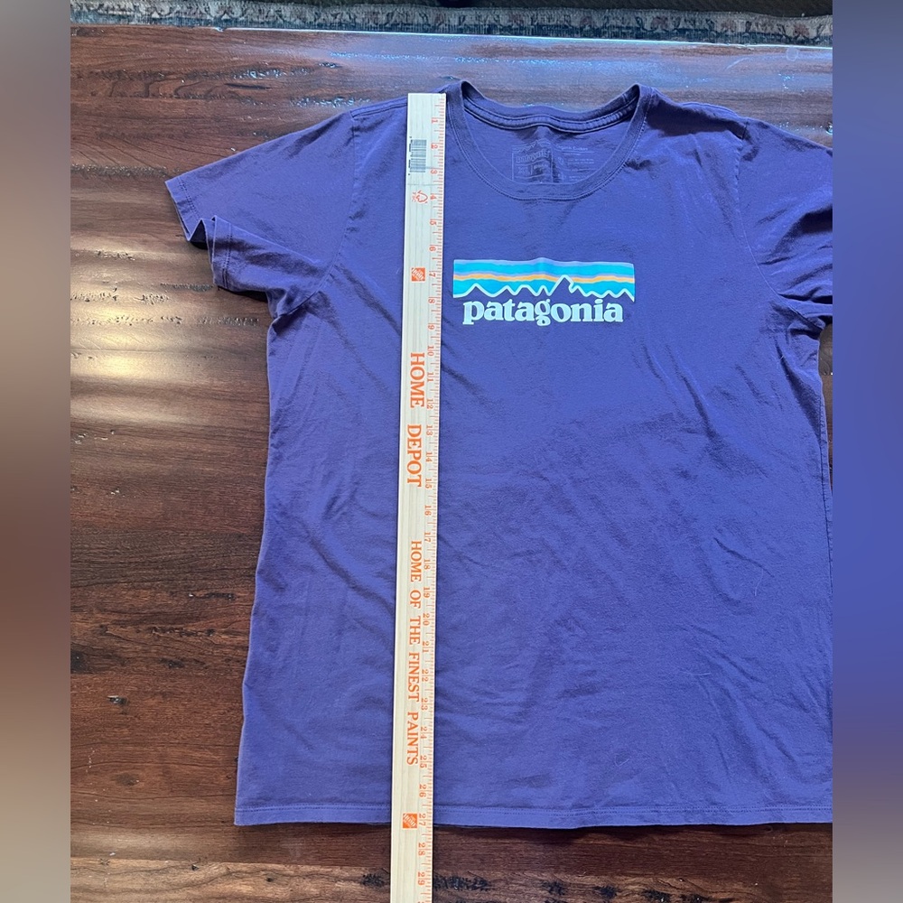 Patagonia women’s T-shirt - Picture 2 of 4